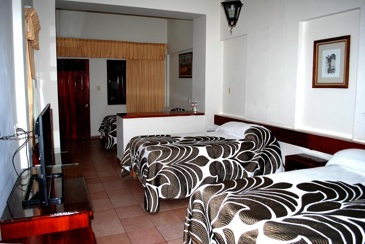 Hotel Posada Del Sol Apatzingan de la Constitucion Exterior photo